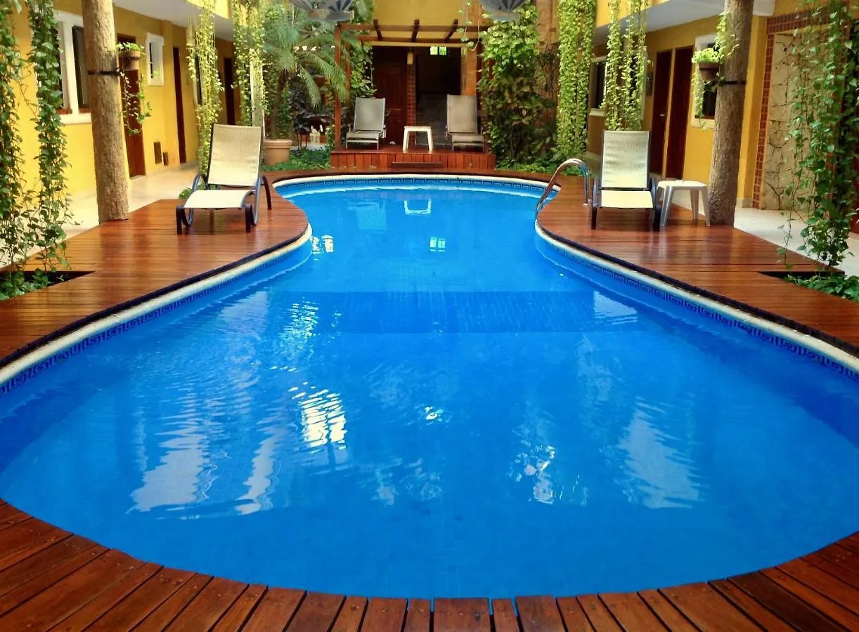 Hotel Las Golondrinas Playa del Carmen 4*,