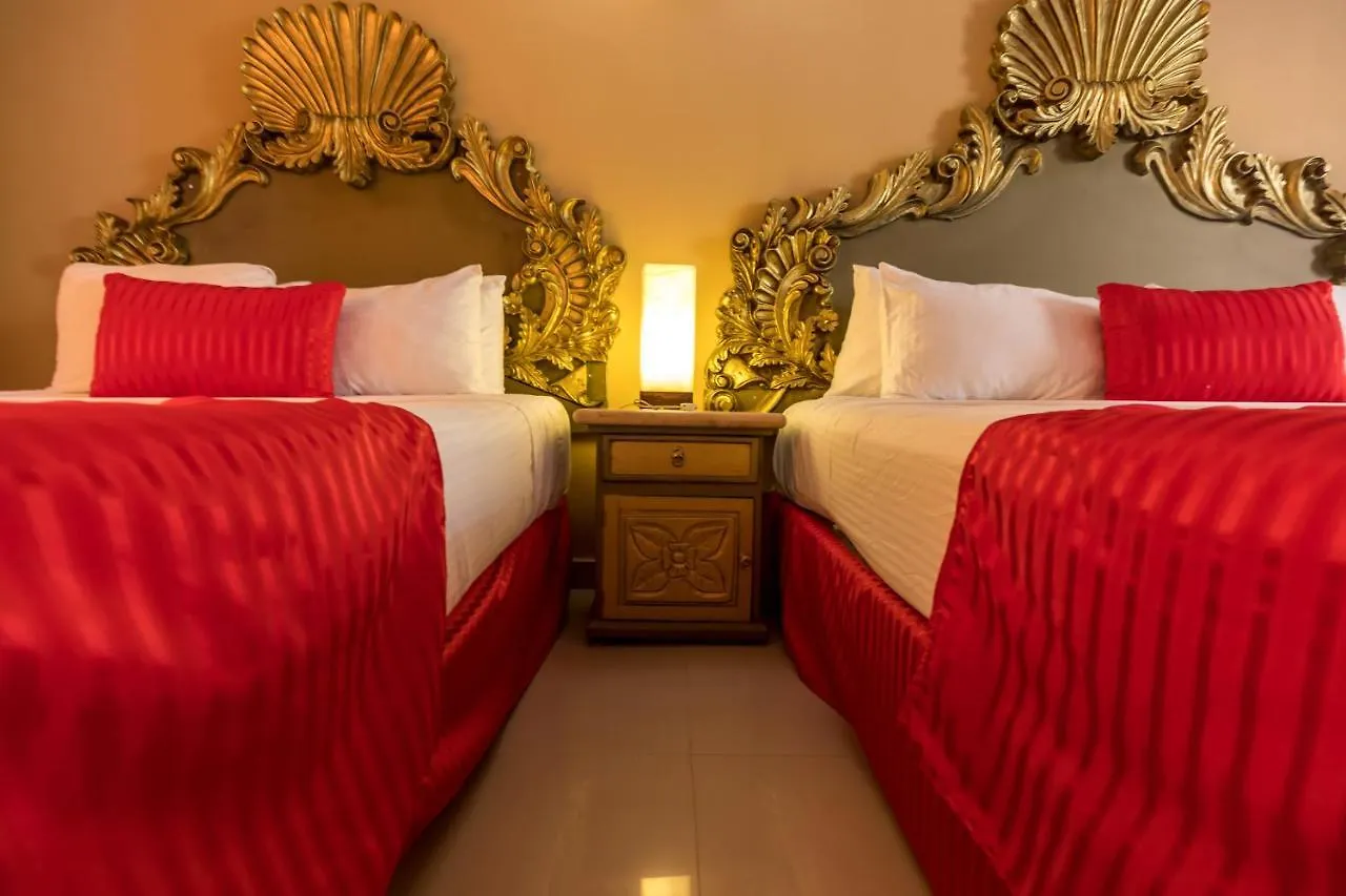 Hotel Las Golondrinas Playa del Carmen 4*,
